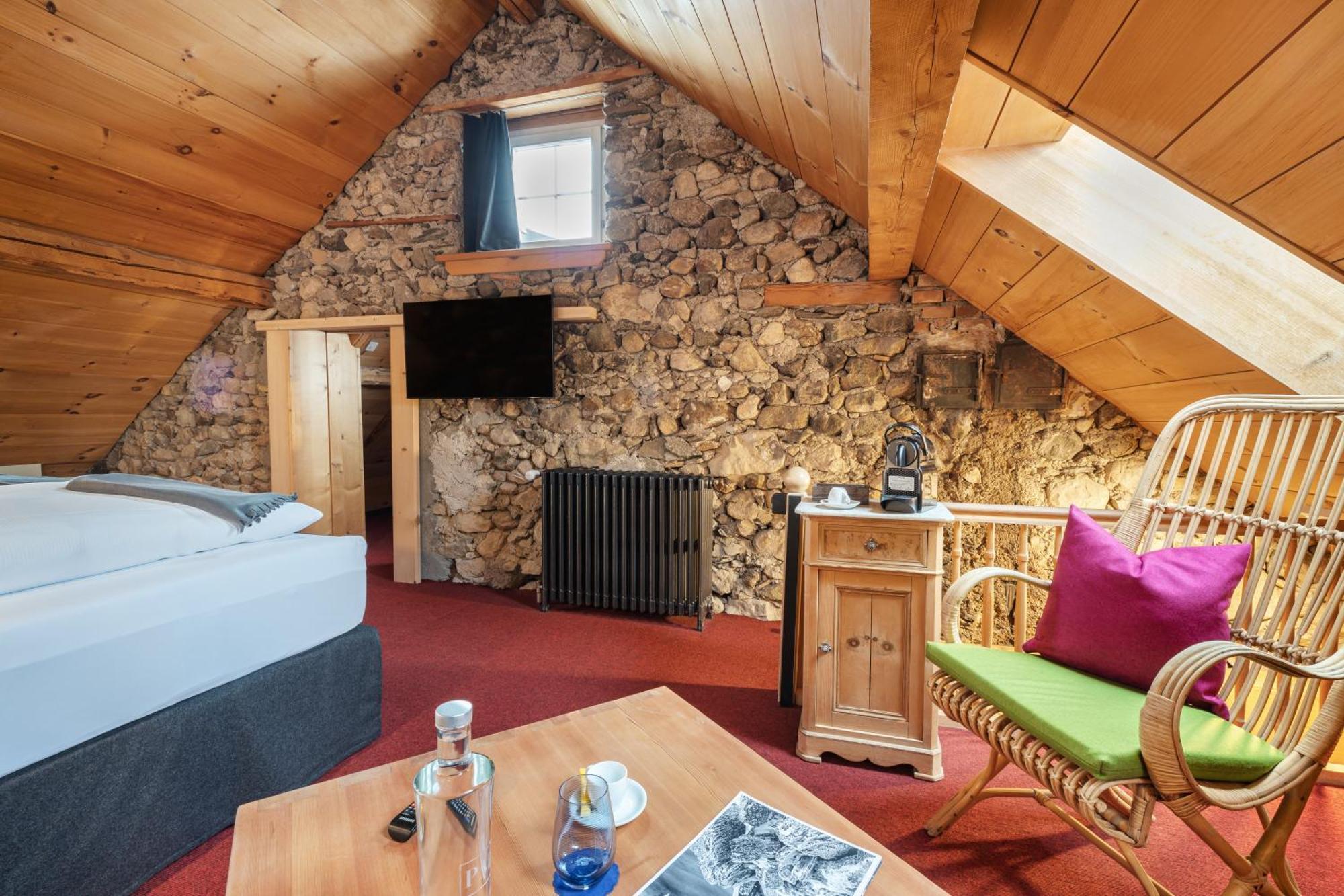 Piz Mitgel Hotel 3*